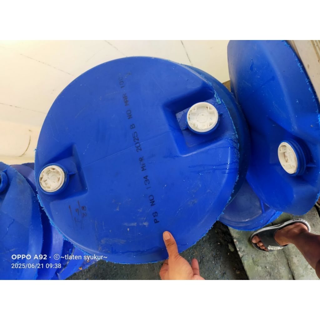tutup tong plastik 200liter bahan tebal hdpe.diameter 55cm.warna biru.tahan cuaca awet puluhan tahun