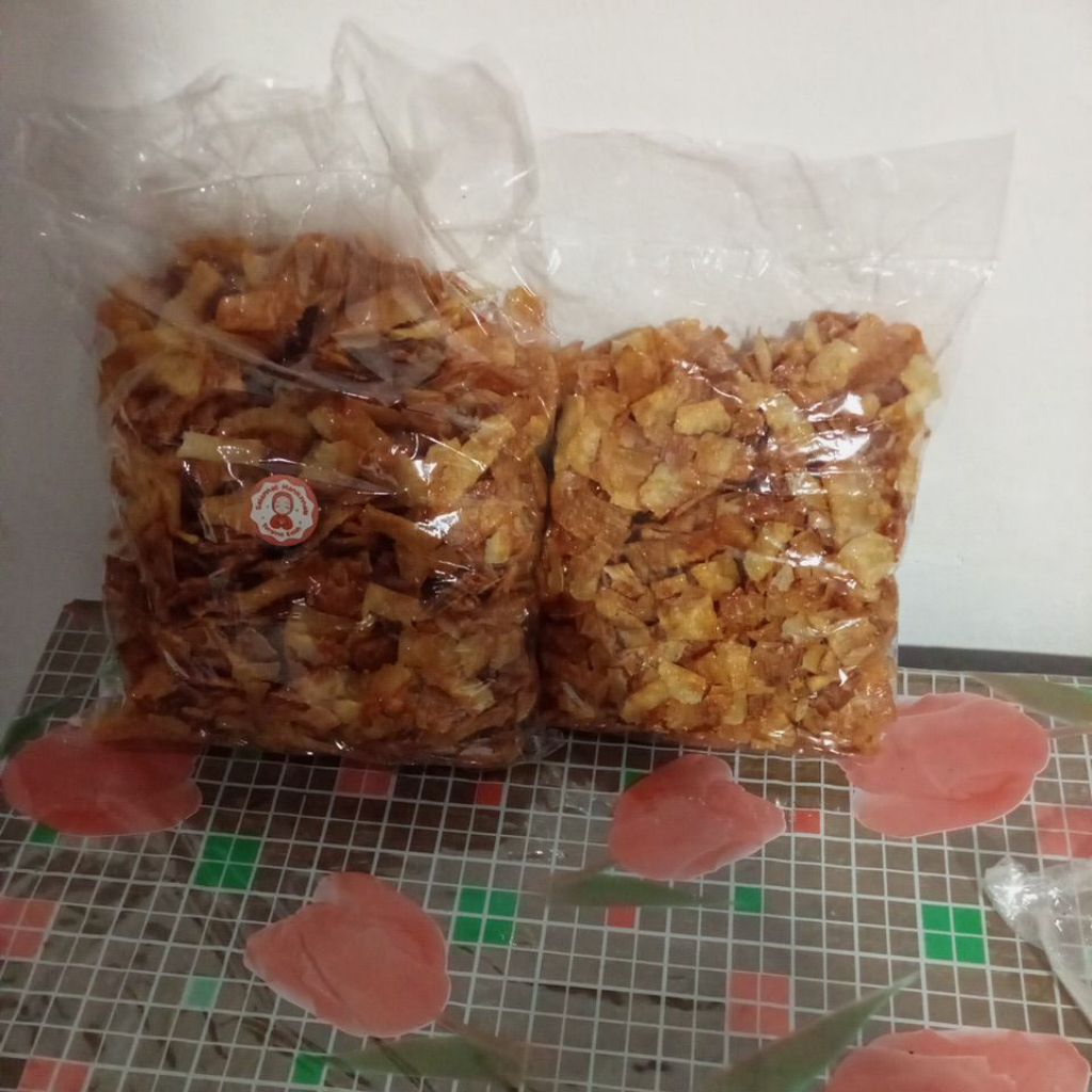 

Balung kuwuk manis diproduksi home industri ds.ngablak pati.