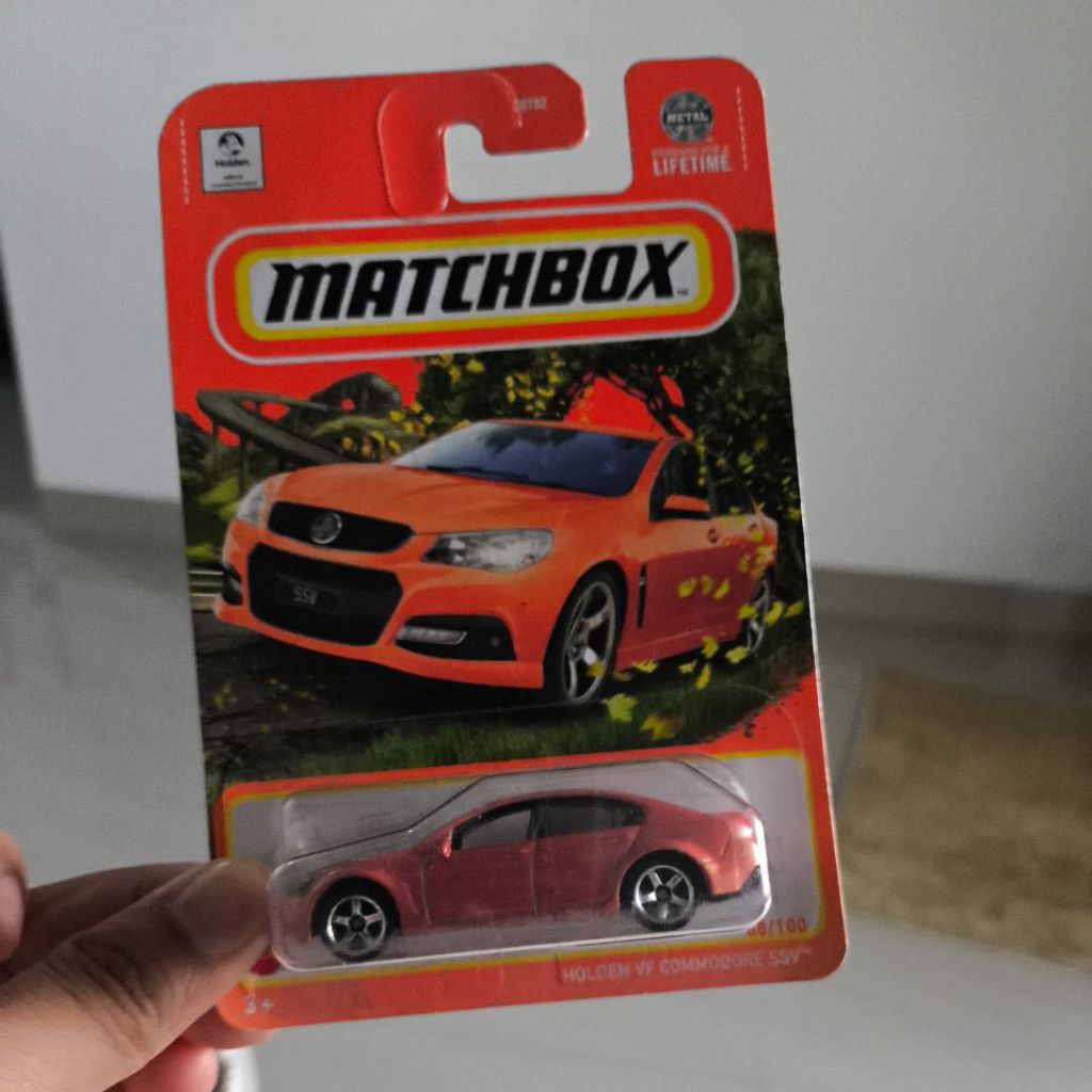 matchbox Holden VF Commodore