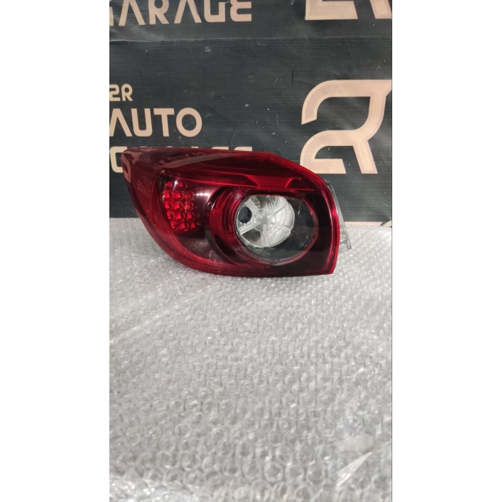 Stoplamp lampu belakang mazda 3 sedan ORI copotan