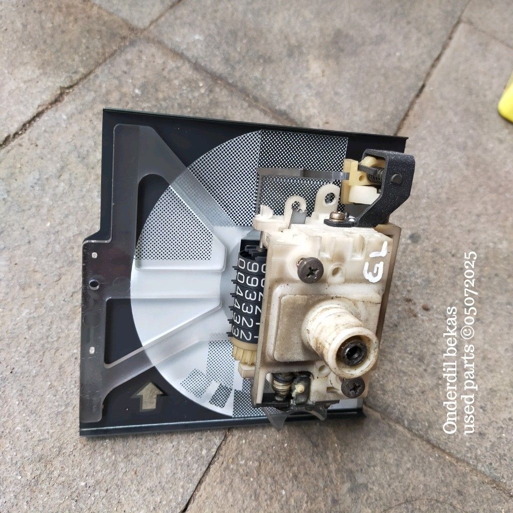 speedometer Toyota Corolla GL AE80