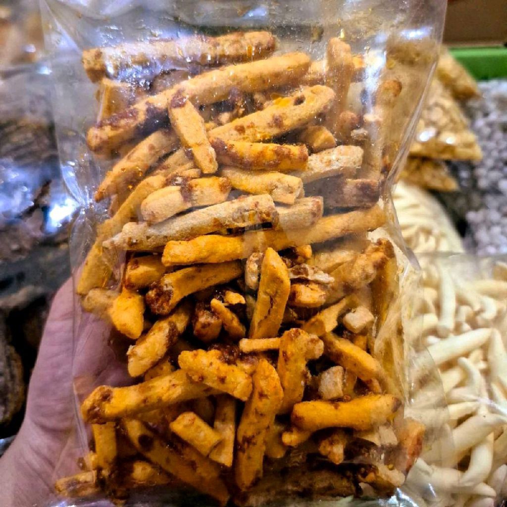 

BASRENG KOIN STIK BUMBU RUJAK 200GR PEDAS GURIH ENAK RENYAH CEMILAN SNACK