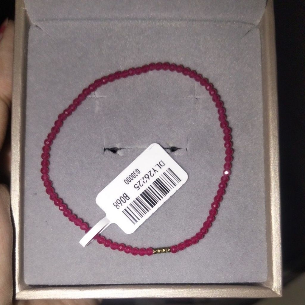 gelang batu Ruby, import