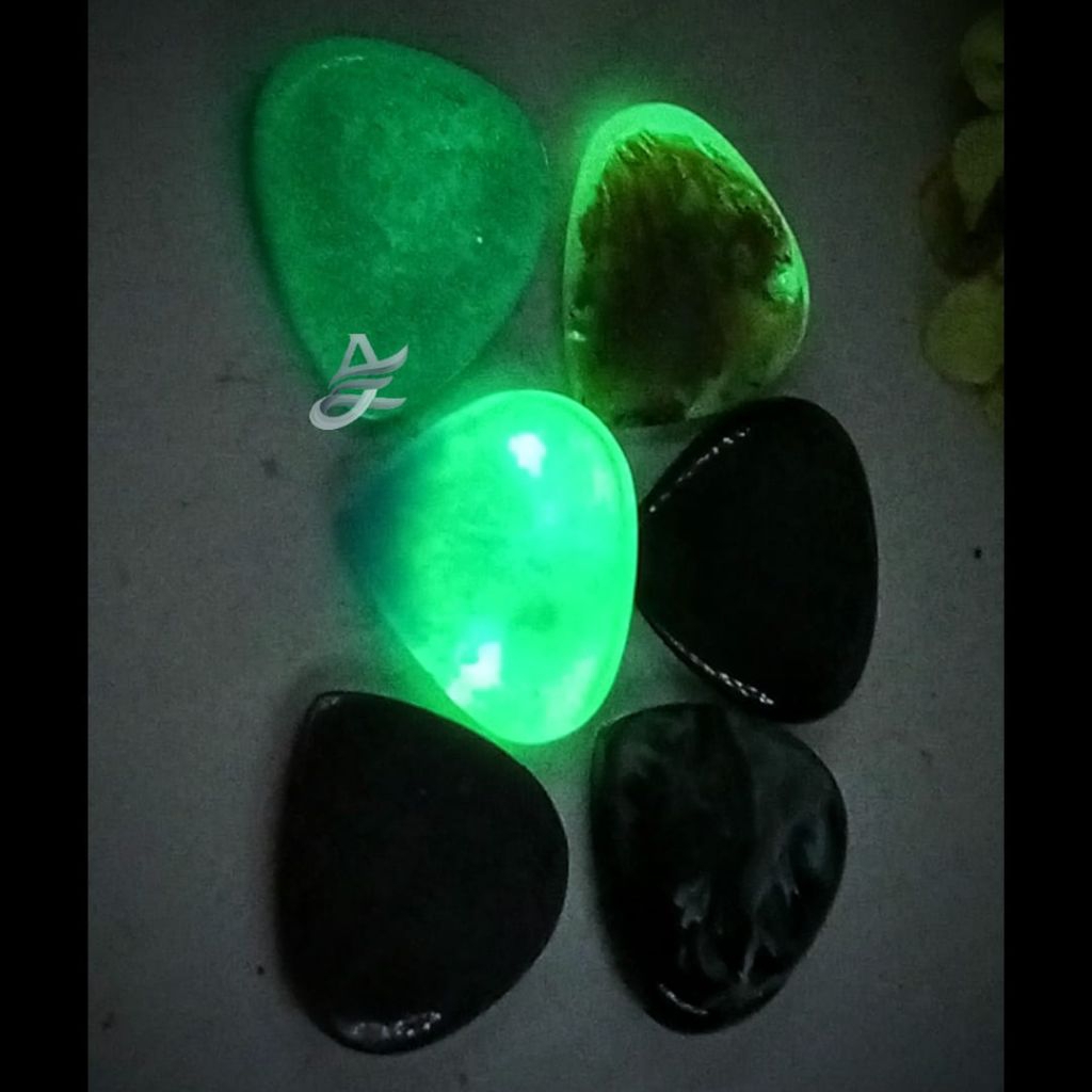 CUSTOM PICK GITAR RESIN ART HANDMADE Tebal 6mm-7mm TIRUS AJPW 7 (Bisa dijadikan liontin)