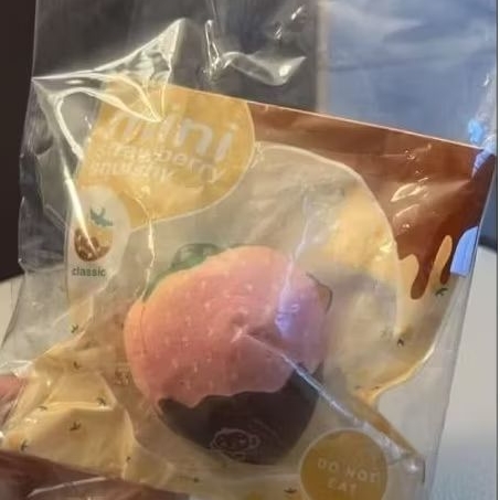 squishy punimaru mini strawberry stroberi