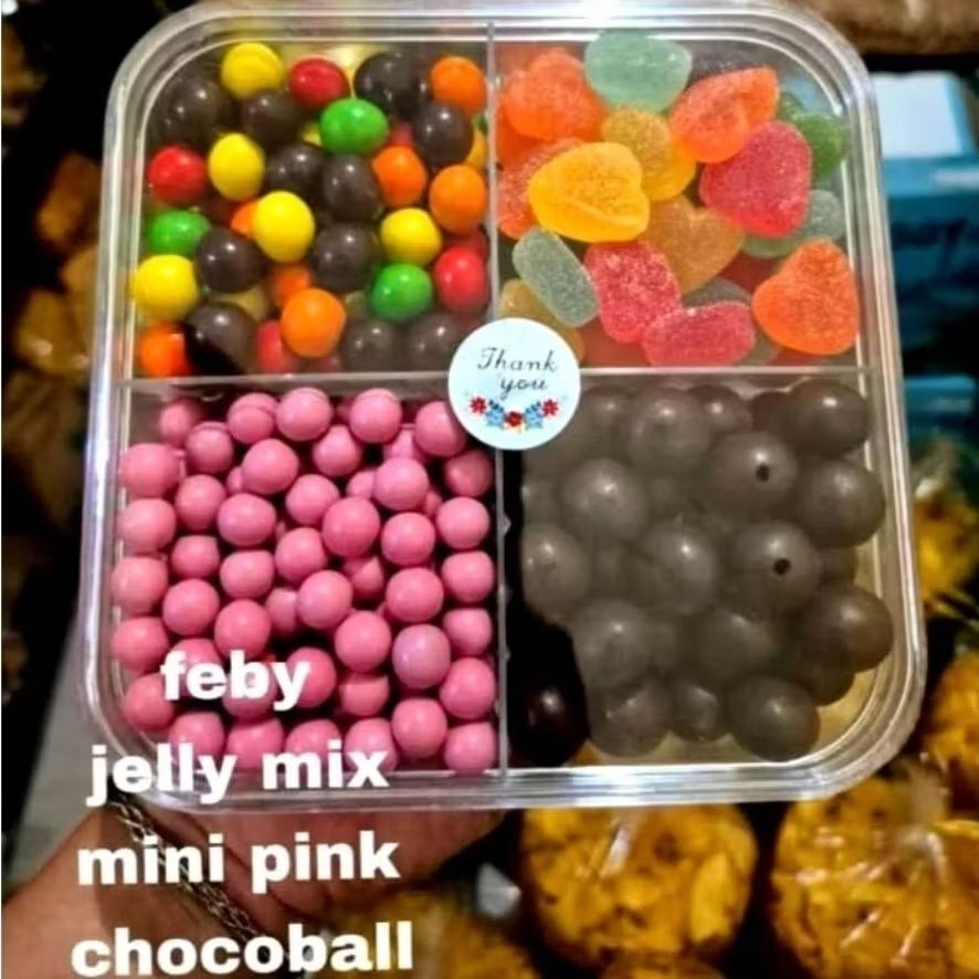 

Parcel cokelat lagie ,delfi 4 sekat