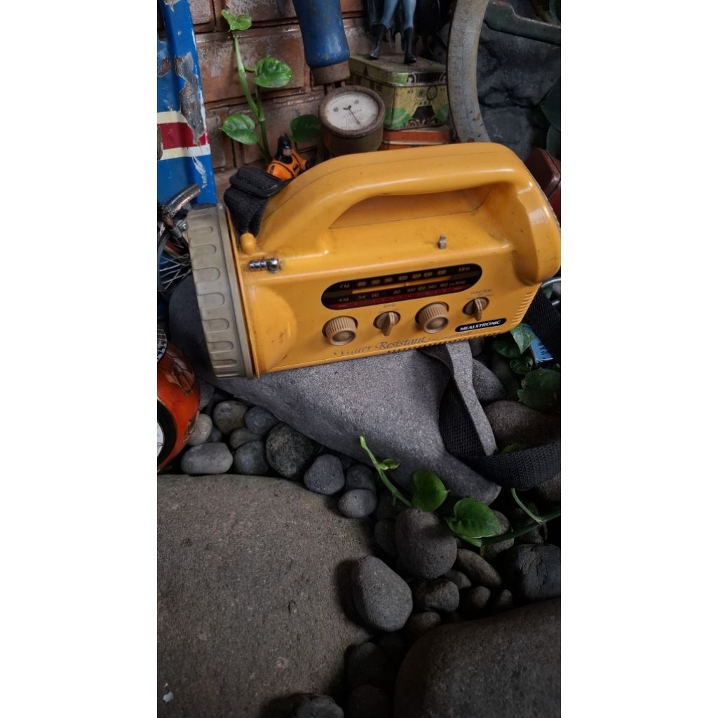 Radio  vintage jadul lawas kuno antik anggap mati display  pajangan 85rb