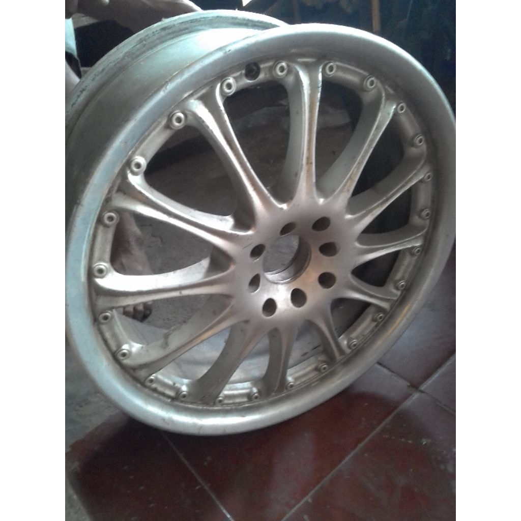 velg 18 inch baut 5