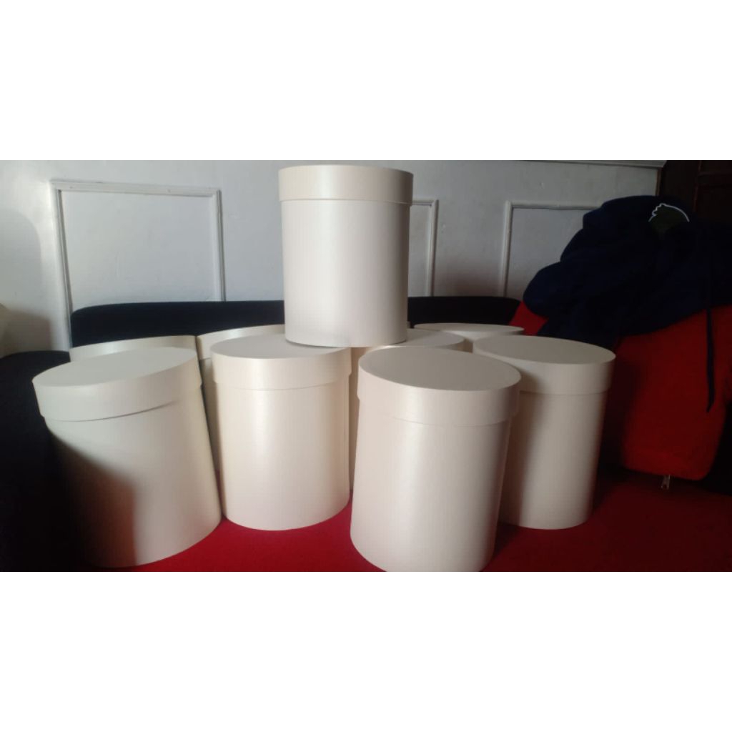 

Bloom box diameter 18 cm dan tinggi 23 cm Warna Lengkap.