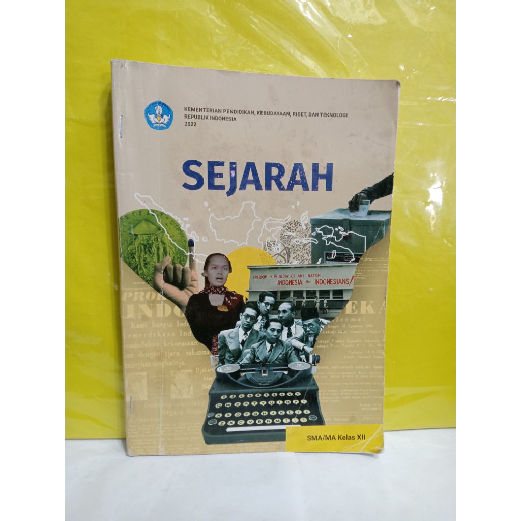 BUKU SEJARAH UNTUK SMA KELAS 12