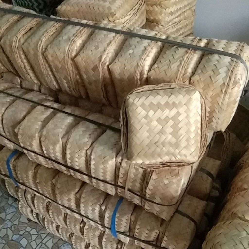 ( Sepasang ) Besek Nasi 15 X 15 Besek Nasi Berkat Besek Souvenir Besek Hampers Besek Snack