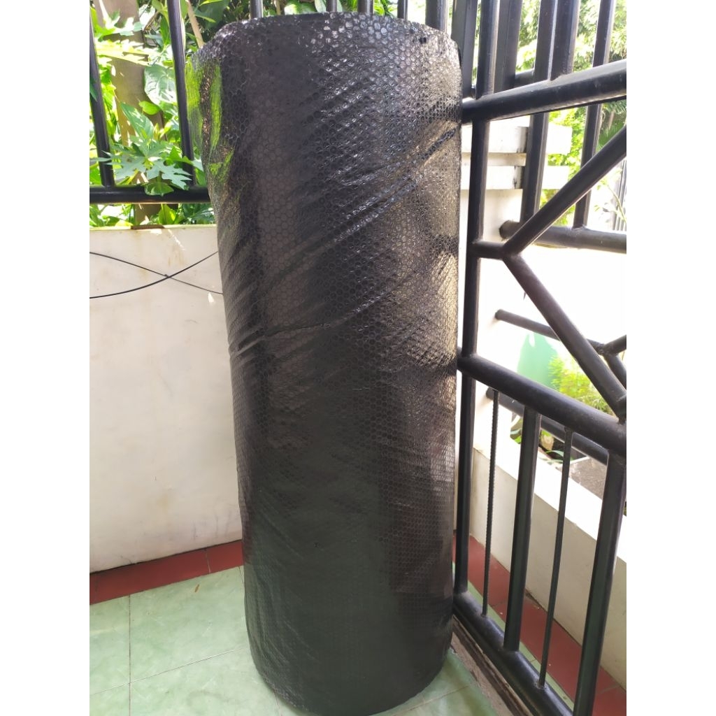 

Bubble Hitam Super 2.4 Kg 125 cm x 50 meter