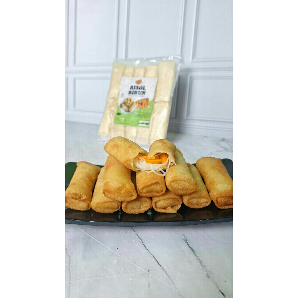 

Aneka camilan beku / Risoles rogut Risoles ragout Risoles mayo Risol mayo / Sosis Solo / Risol bihun risol kampung / combro comro / martabak telur Martabak telor