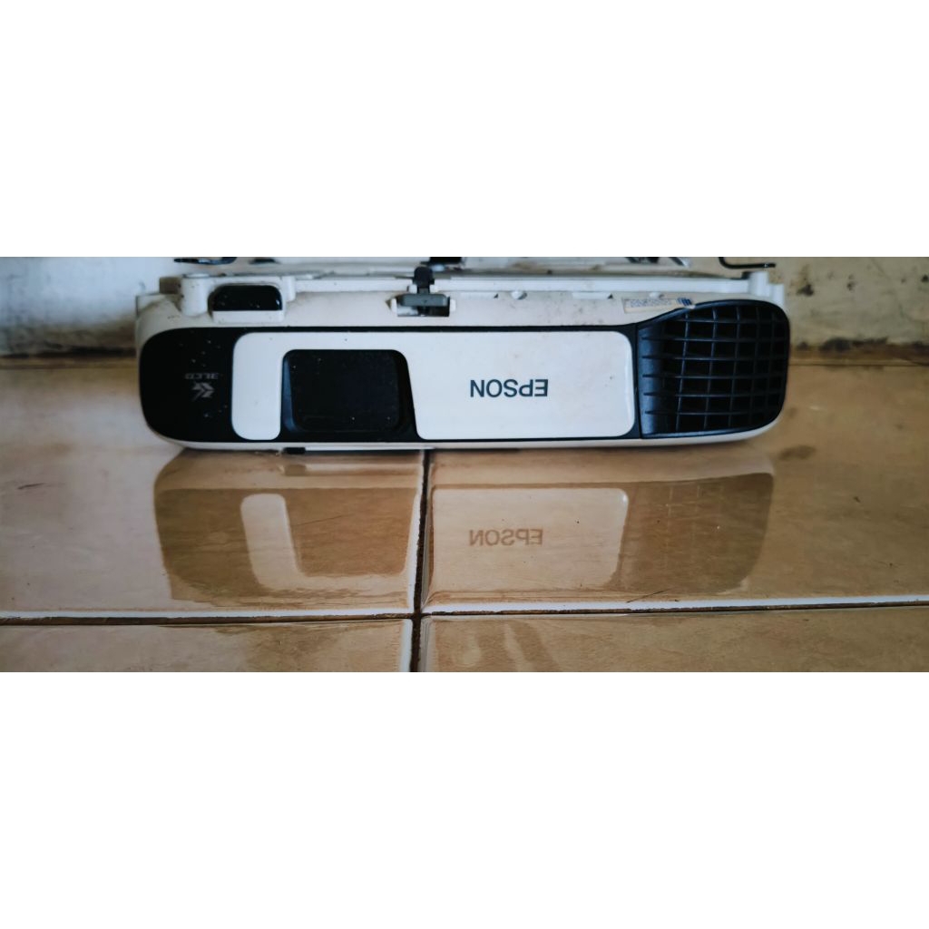 PROJECTOR EPSON EB X450 BEKAS