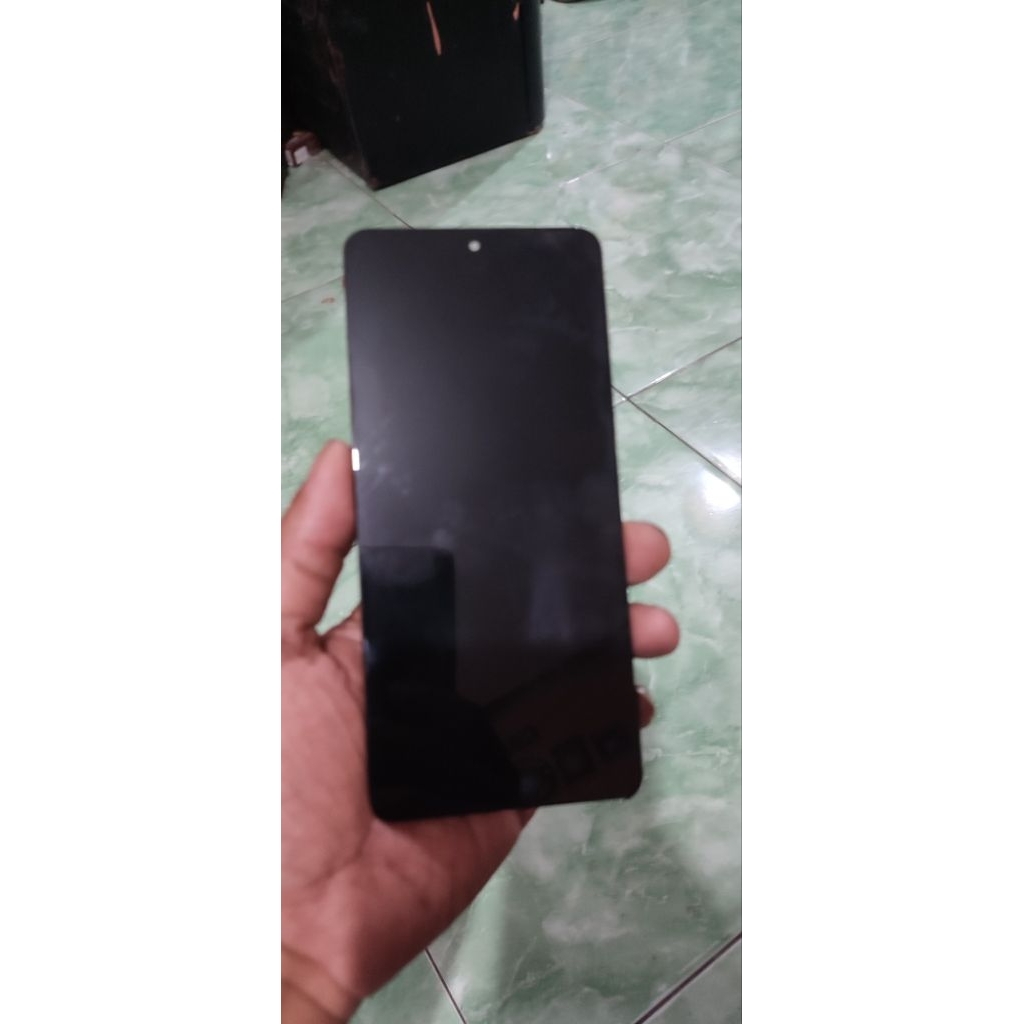 lcd copotan Poco f4 rusak