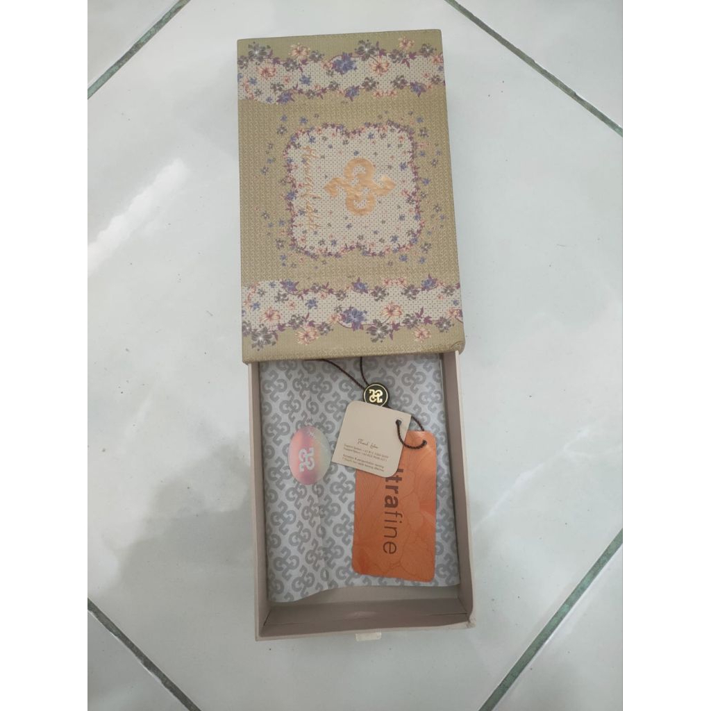 

BOX / KOTAK KOSONG BRAND HEAVEN LIGHTS