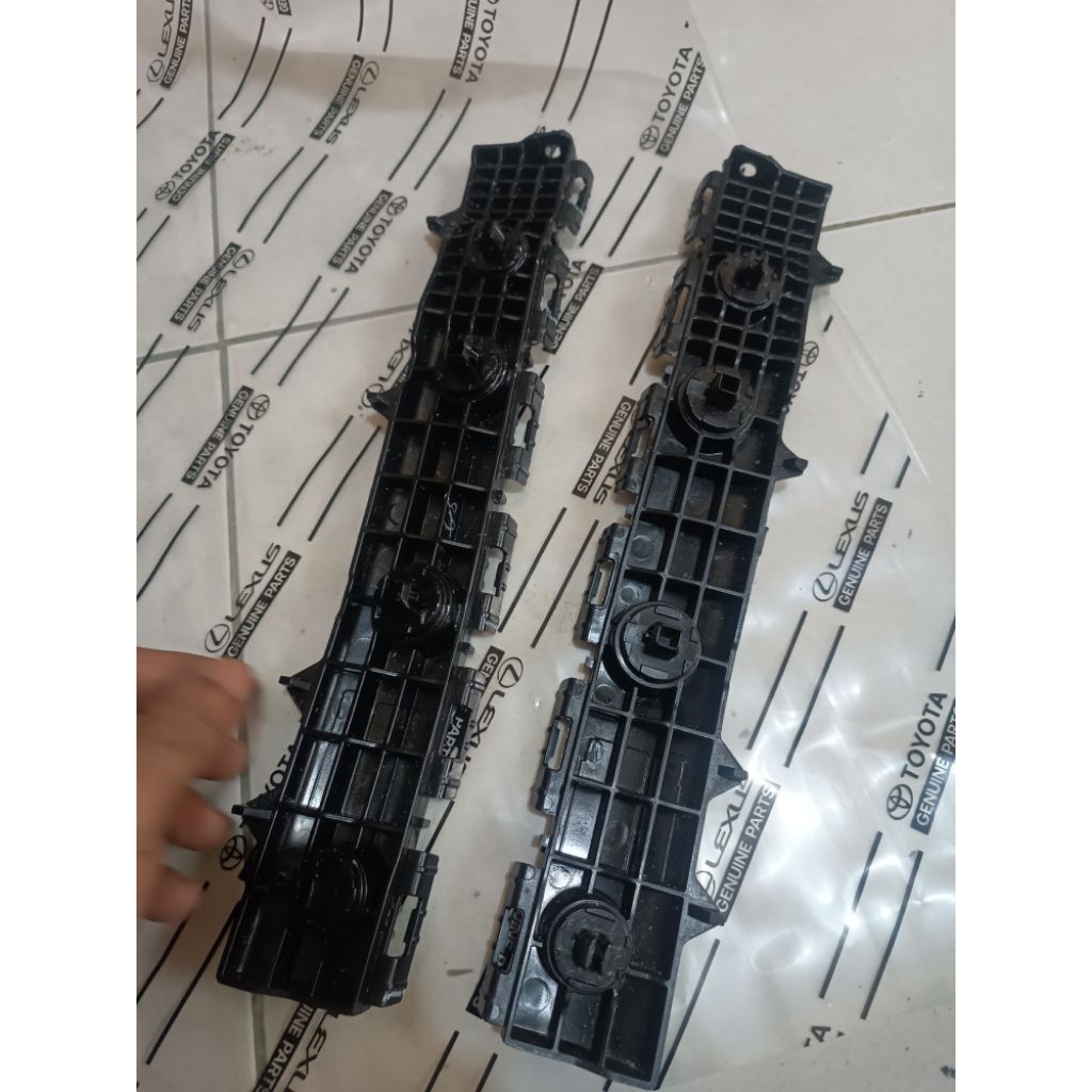 breket bamper belakang avanza xenia 2022up BAWAH