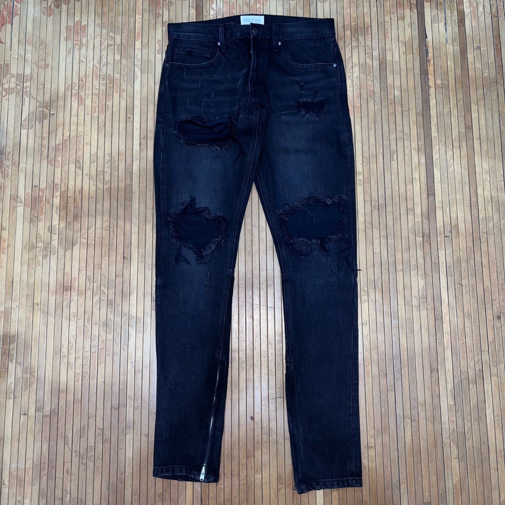 FEAR OF GOD BLACK WASH SELVEDGE RIPPED JEANS