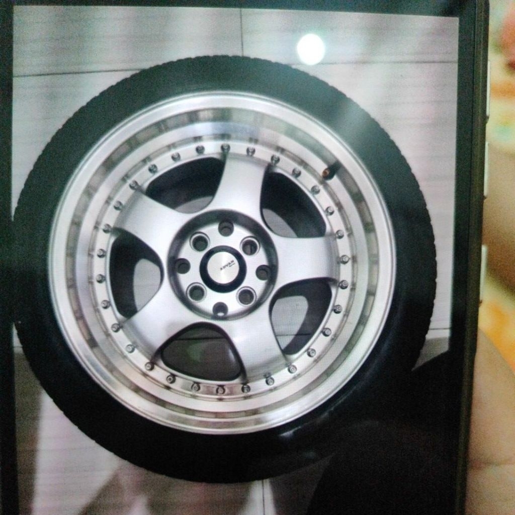 velg r16 celong