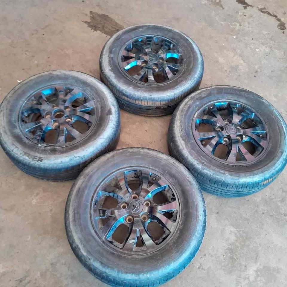 VELG MOBIL ORI STD INNOVA RING 15 LEBAR LUBANG BAUT PCD 5X114 ET45 + BAN 205 70 R15 PELEK