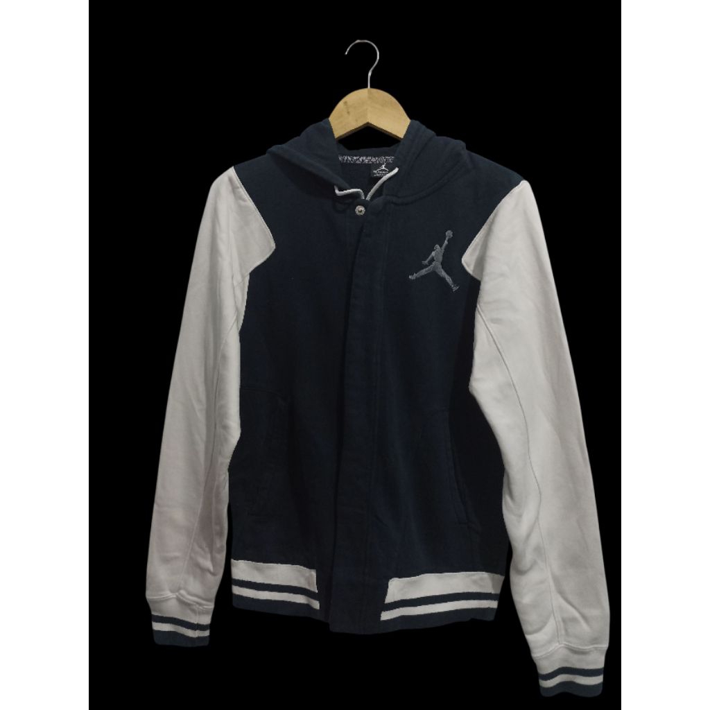 preloved hoodie varsity jordan hitam putih size XS