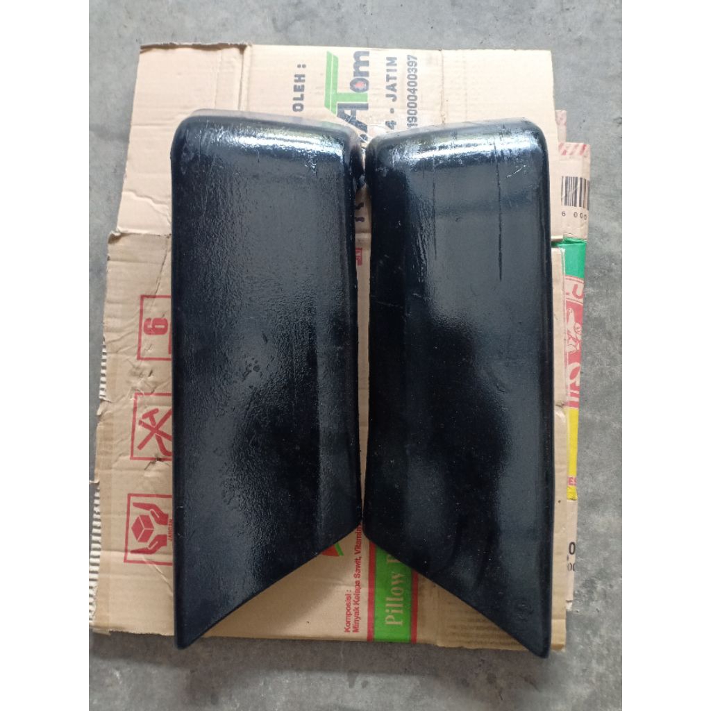 Karet samping bemper depan kijang super.1 set original