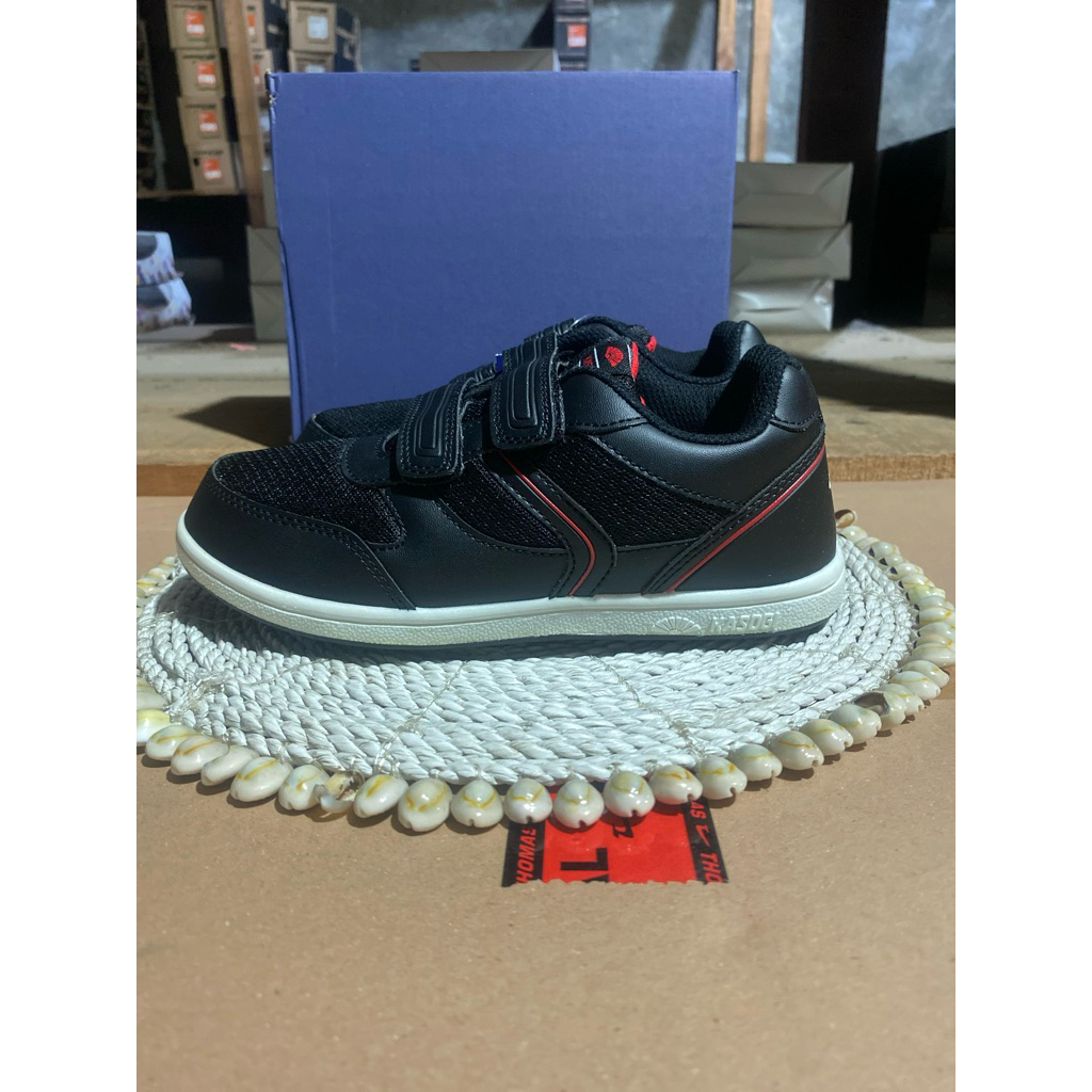 Sepatu sekolah - timothy by kasogi warna hitam putih merah