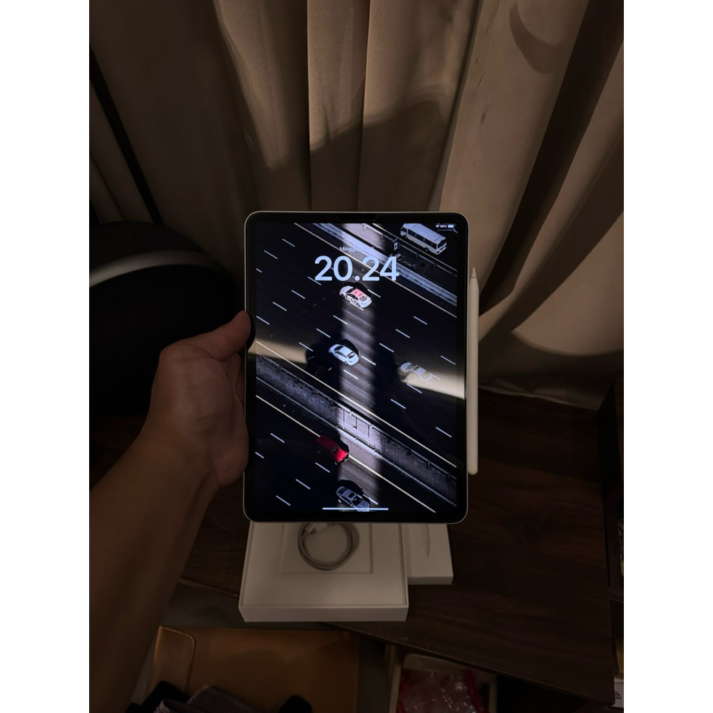 ipad pro gen 4 M2 128gb wifi only + apple pencil gen 2