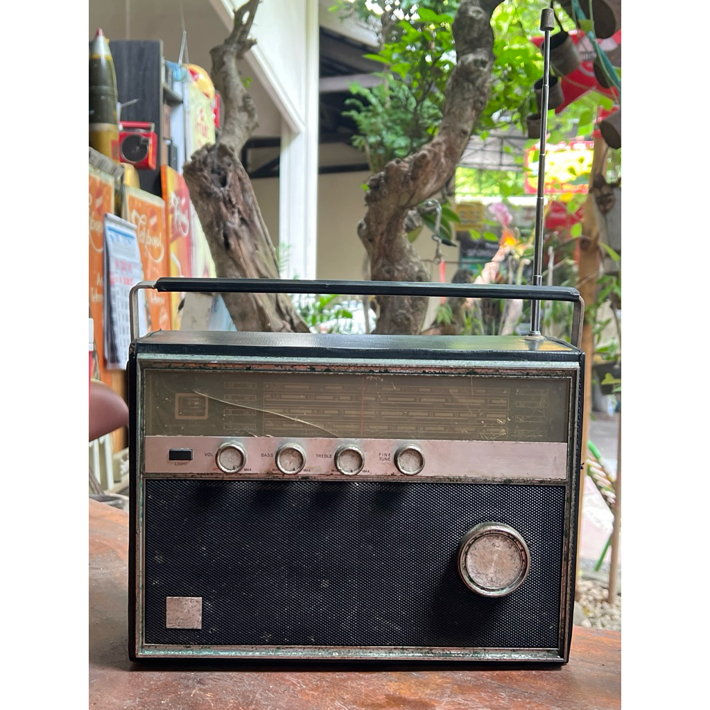 Radio Transistor 4 Band (MW / SW 1-3) Jadul Lawas, Toshiba 9L-790R