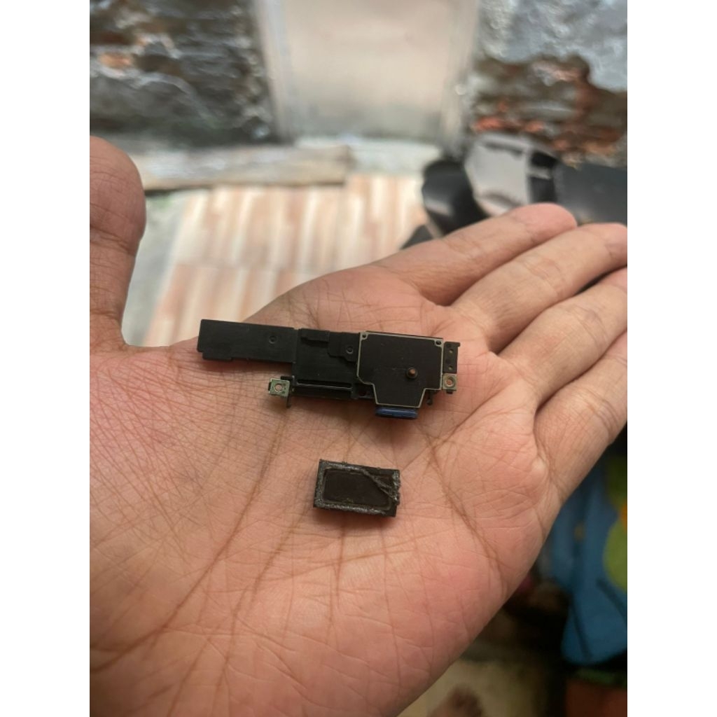 buzzer dan speaker atas xz3 ori copotan minus kresek parah