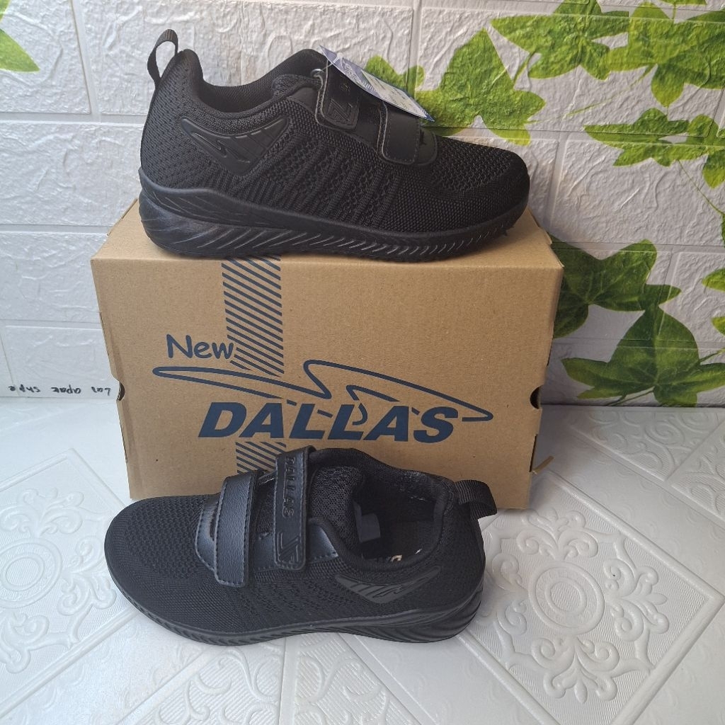 sepatu sekolah Dallas hitam polos rekat