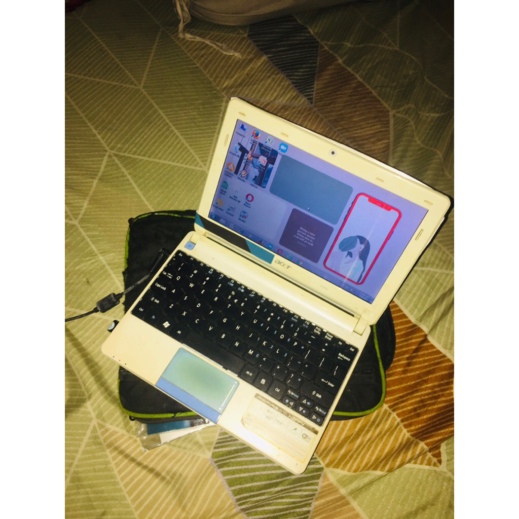 Baca Dekripsi second notebook acer aspire one