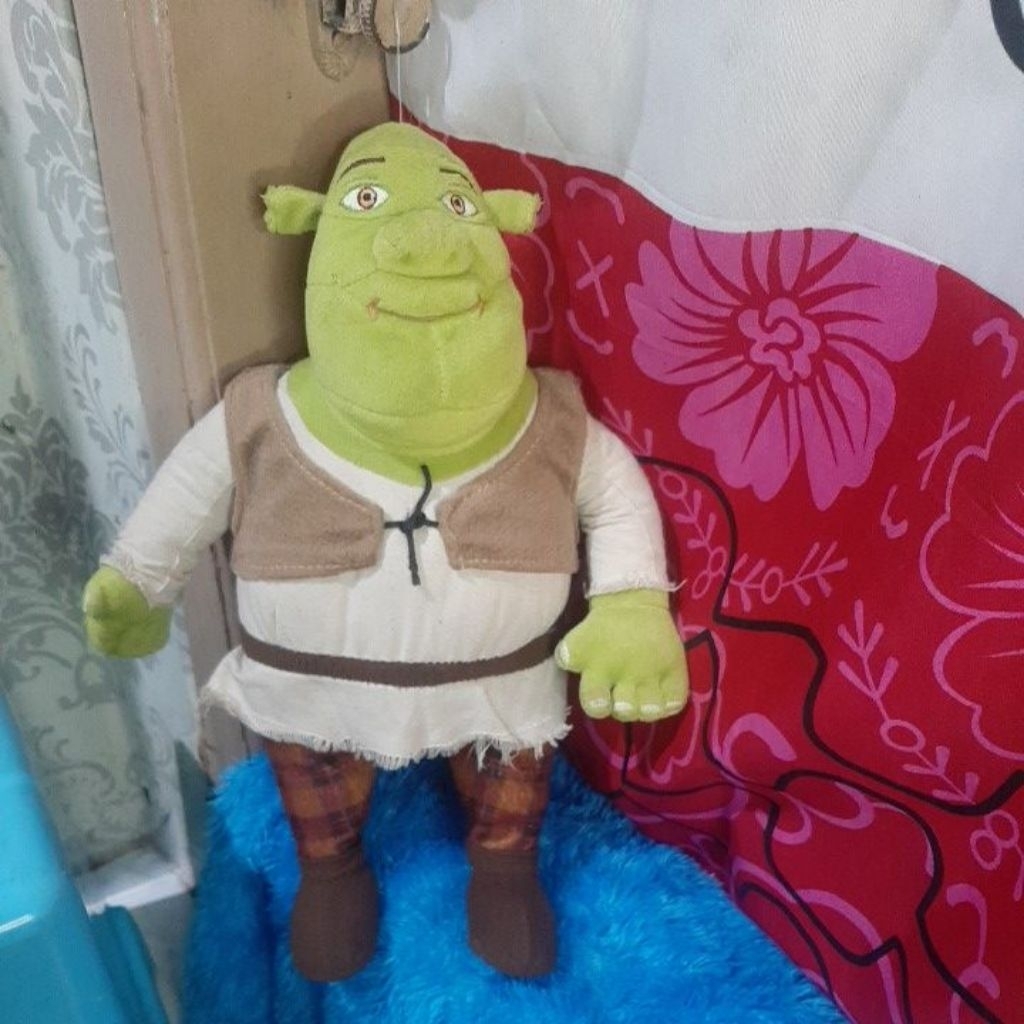 boneka shrek usj