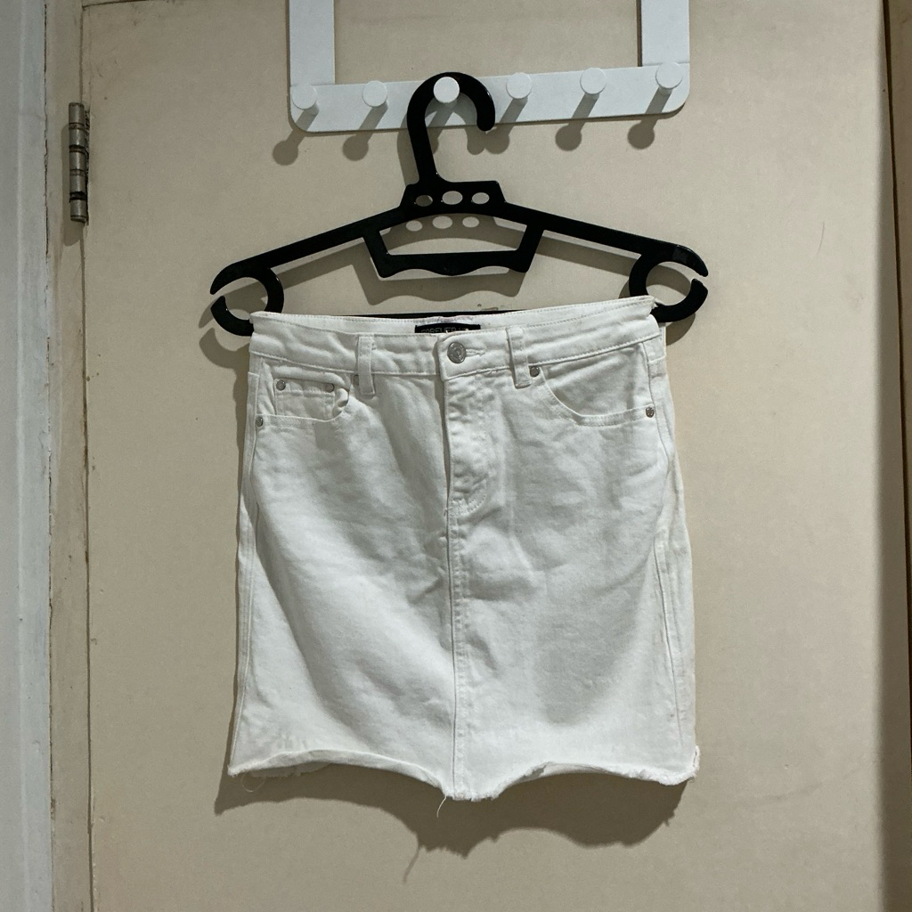 PRELOVED Rok Denim Putih