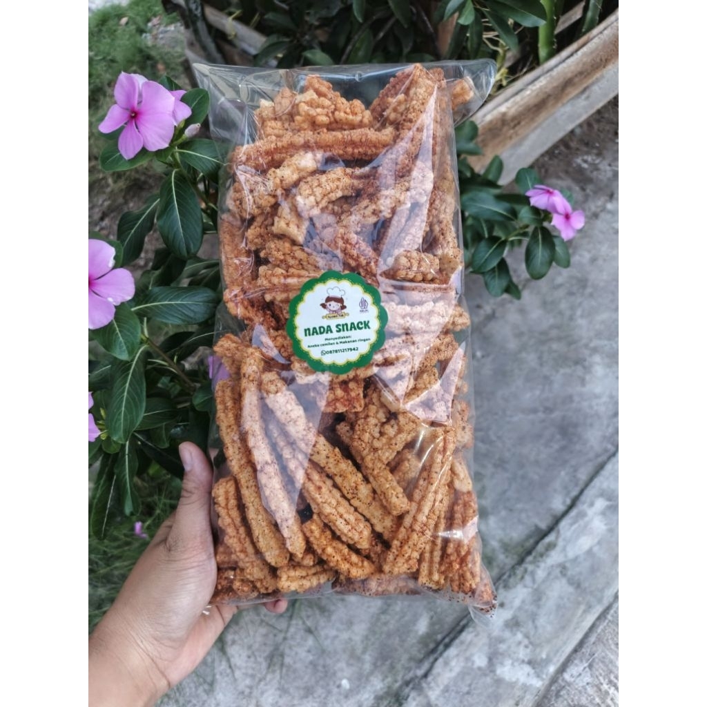 

Kerupuk Manggar pedas oke