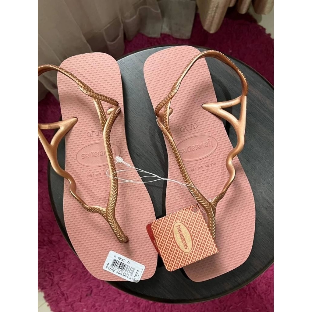 (NEW) Havaianas Soleil Cruz Sandals in rosegold