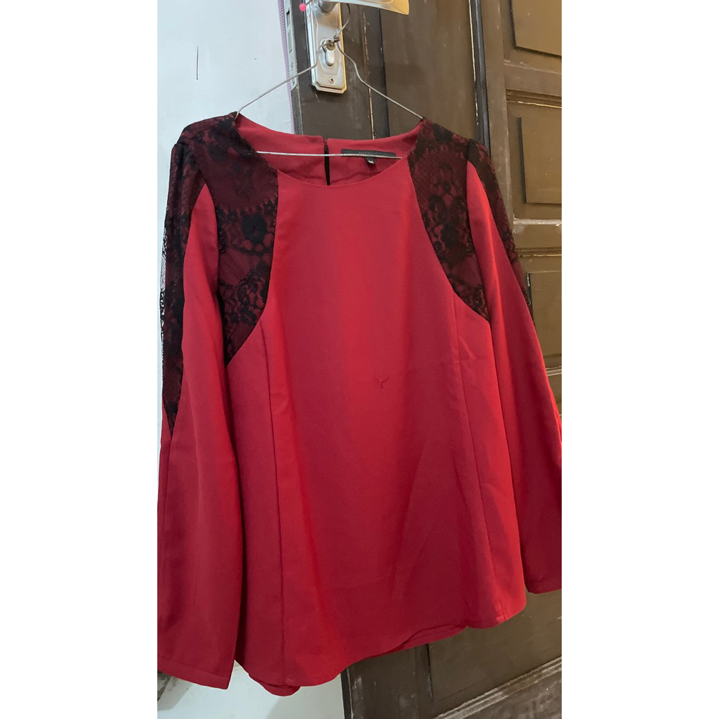prolove baju warna merah