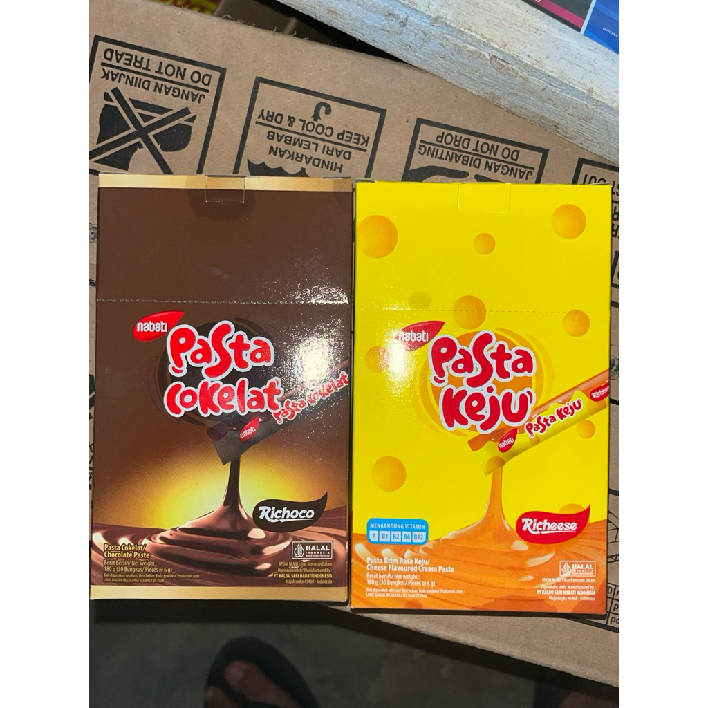 

nabati pasta rasa cokelat dan keju isi 30pcs per kotak 180kg