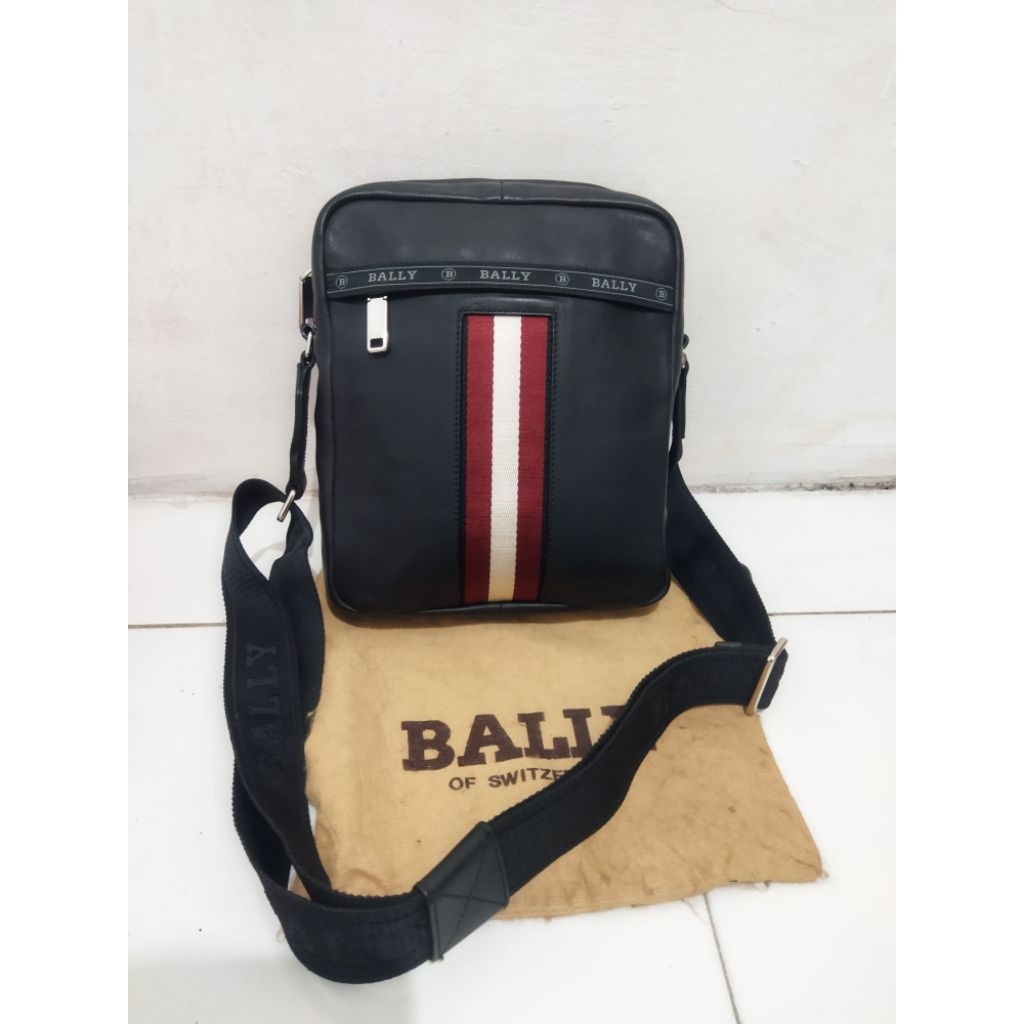 Bally sling bag authentic second mulus