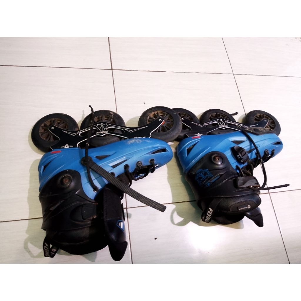Sepatu Roda Dewasa merk. FLYING EAGLE Roda 3*110