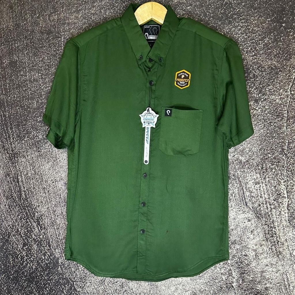 Kemeja Hem Shirt Pria Cowok Dewasa Polos Rayon Twill Premium Lengan Pendek Warna Hijau Daun