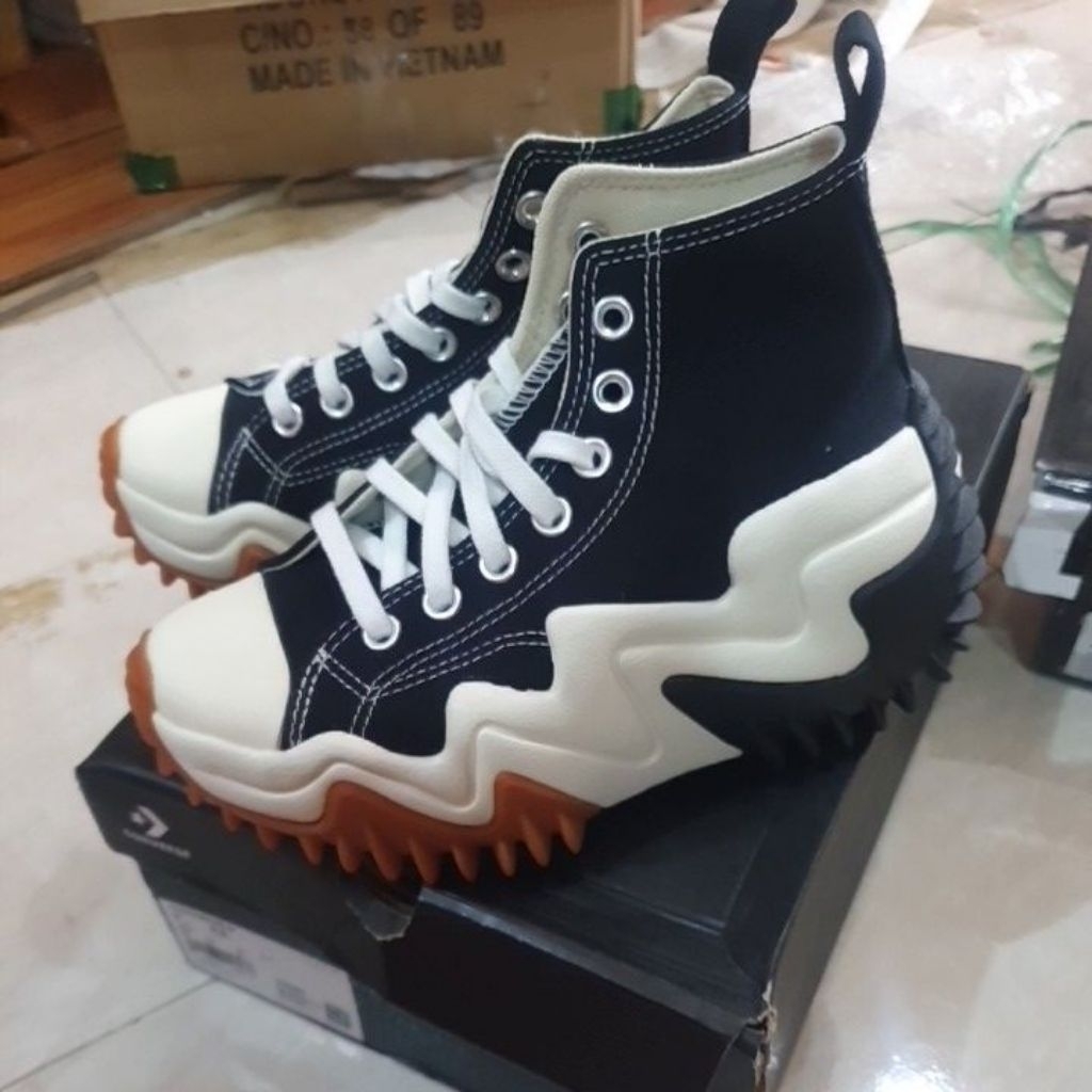 Sepatu converse 171545C