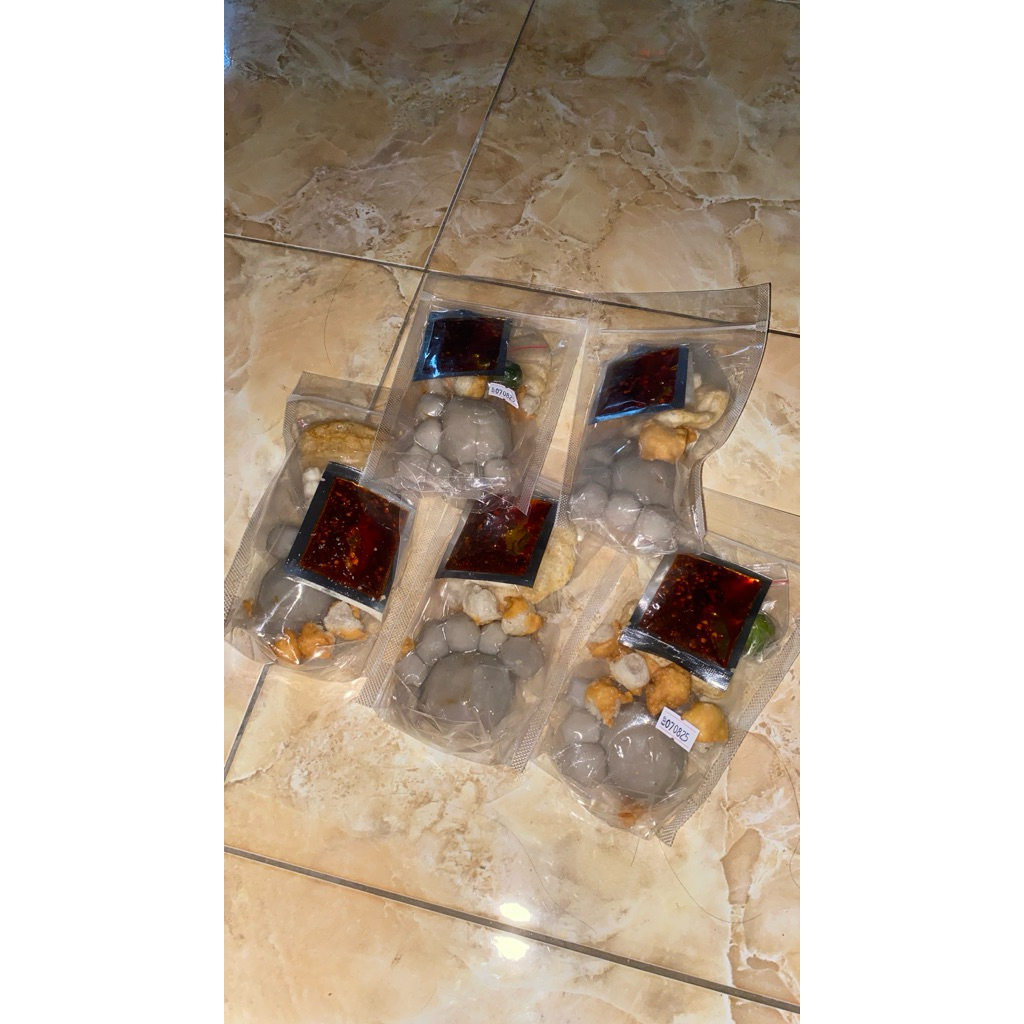 

baso aci isian ayam suir pedas