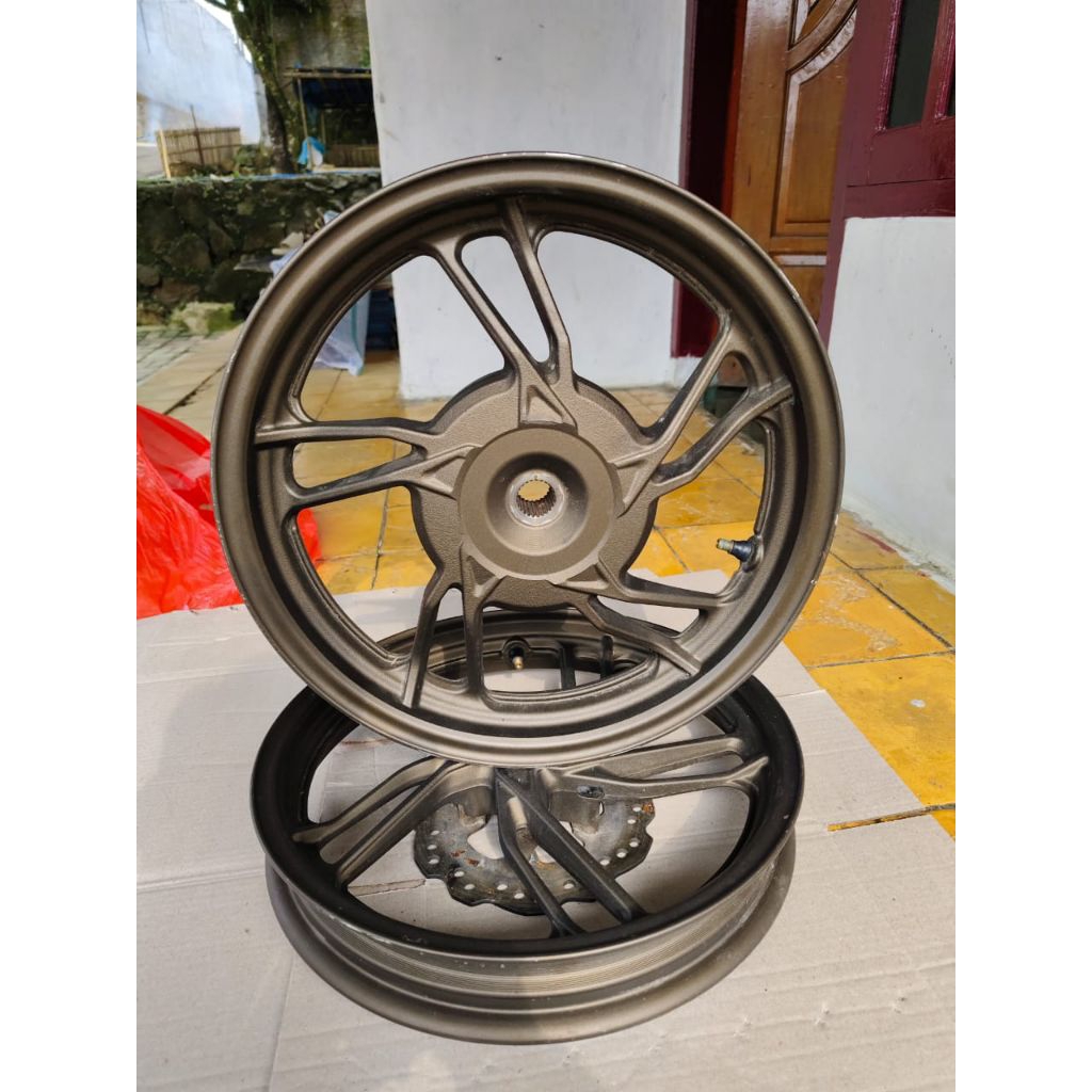 velg original vario 125/150 new