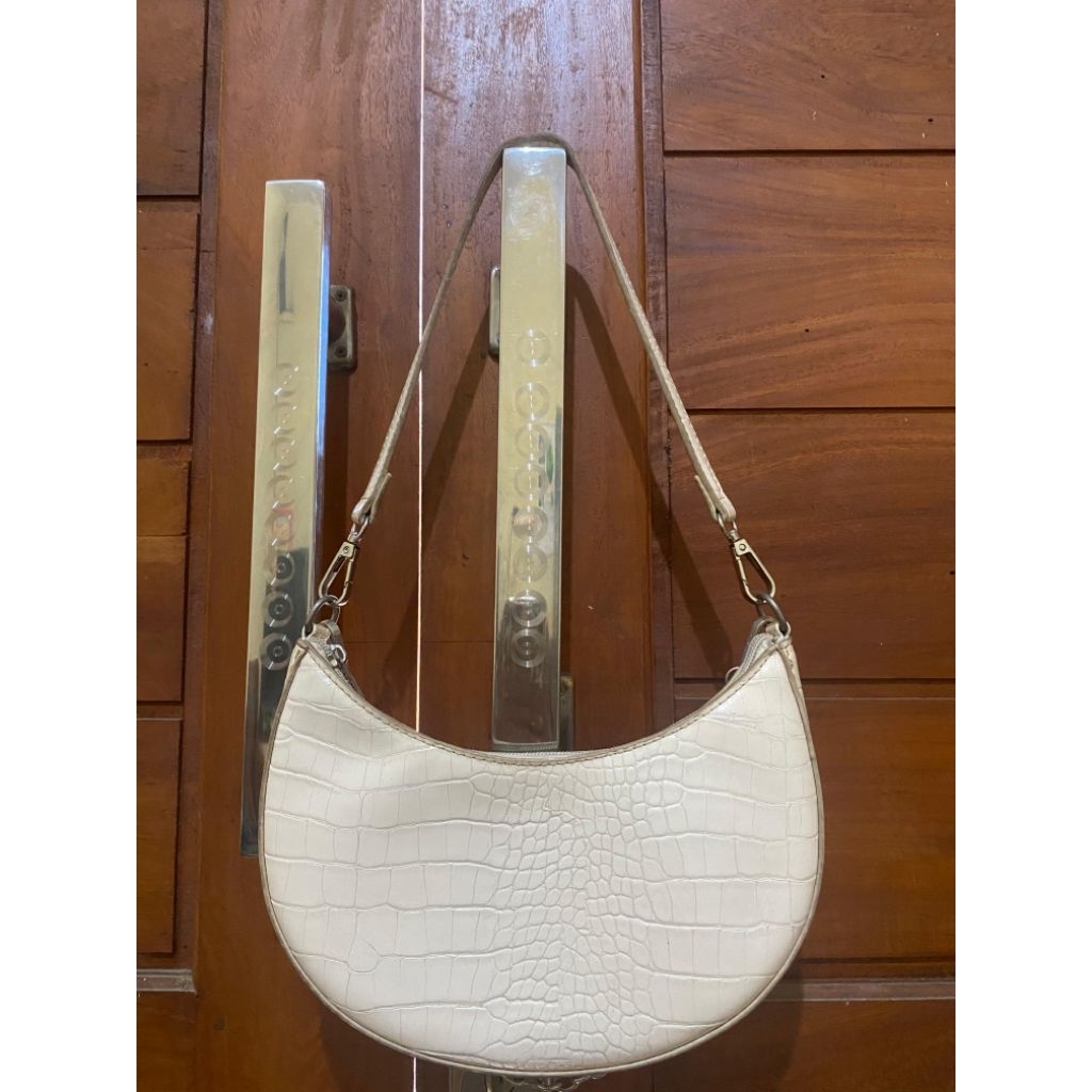 Tas putih rubi