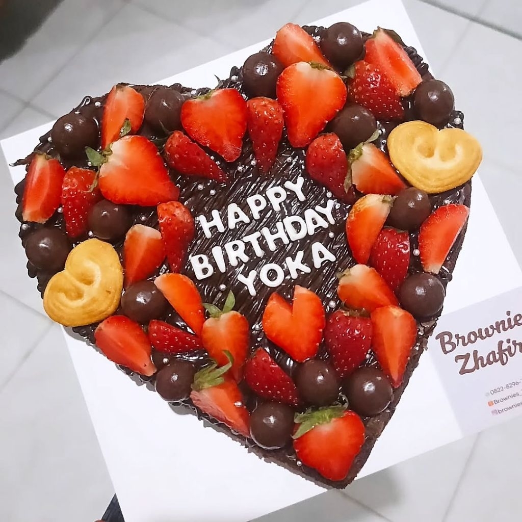 

Brownies Fudgy love full strawberry size 20*20 cm