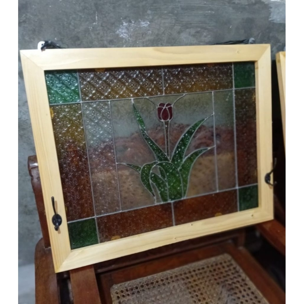 Hiasan Dinding Kapstok Kaca Patri Klasik Antik