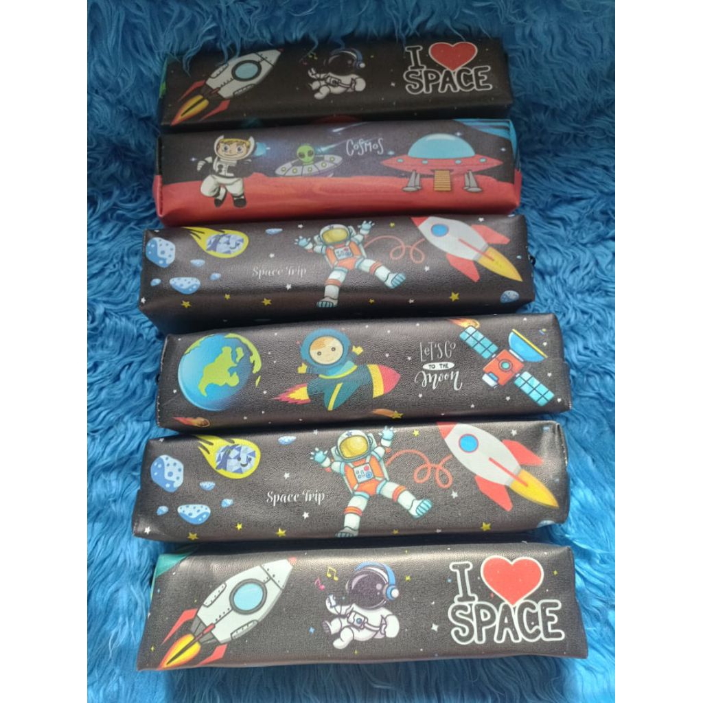 

Tempat pensil pulpen Sanrio and friends