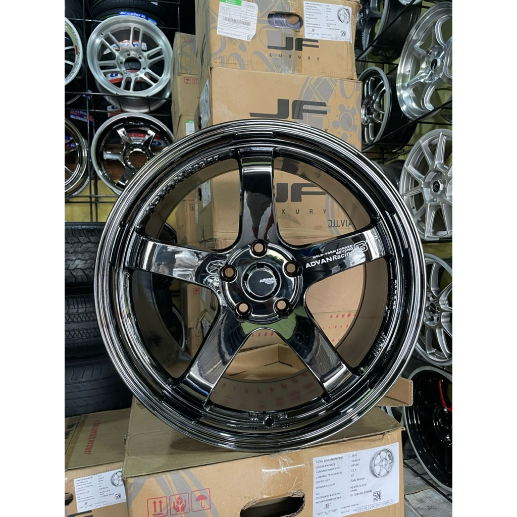 ADVAN GT R18 black chrome