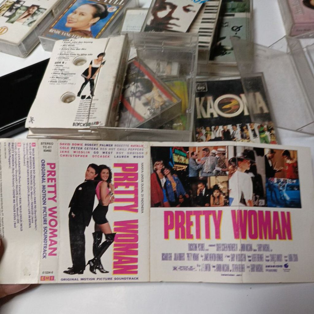 kaset jadul seal, trisha yearwood, mike & the mechanics, mark owen, kaoma, ismi azis, dewi yull, elf